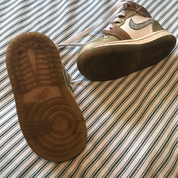 Baby glitter nikes - Picture 5 of 5